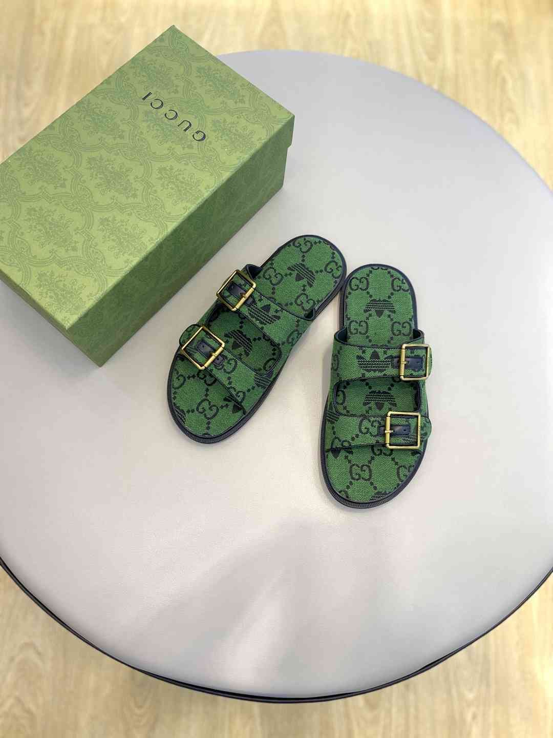 Men’s Sandals & Slides Men’s GUCC Slides Colorway 20 1628190-20