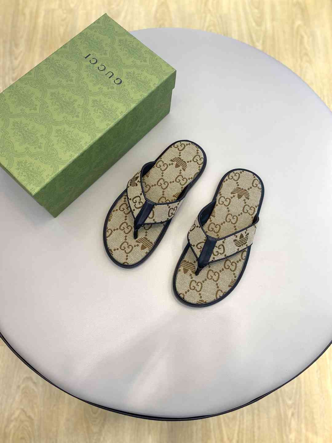 Gucci Men's GUCC Slides Colorway 3 1628190-3