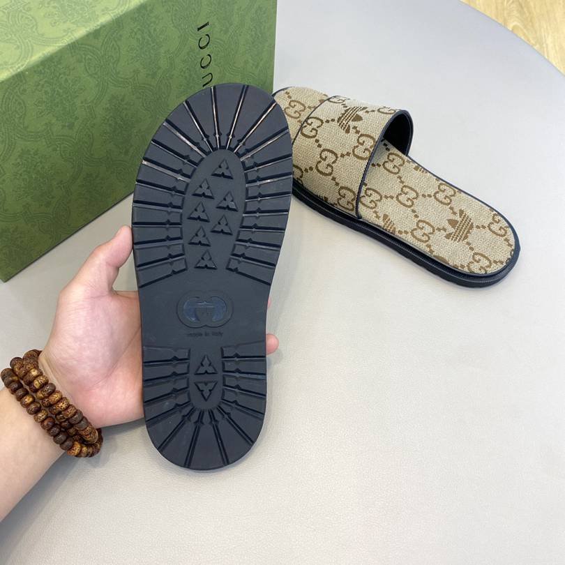 Gucci Men’s GUCC Slides Colorway 2 1628190-2