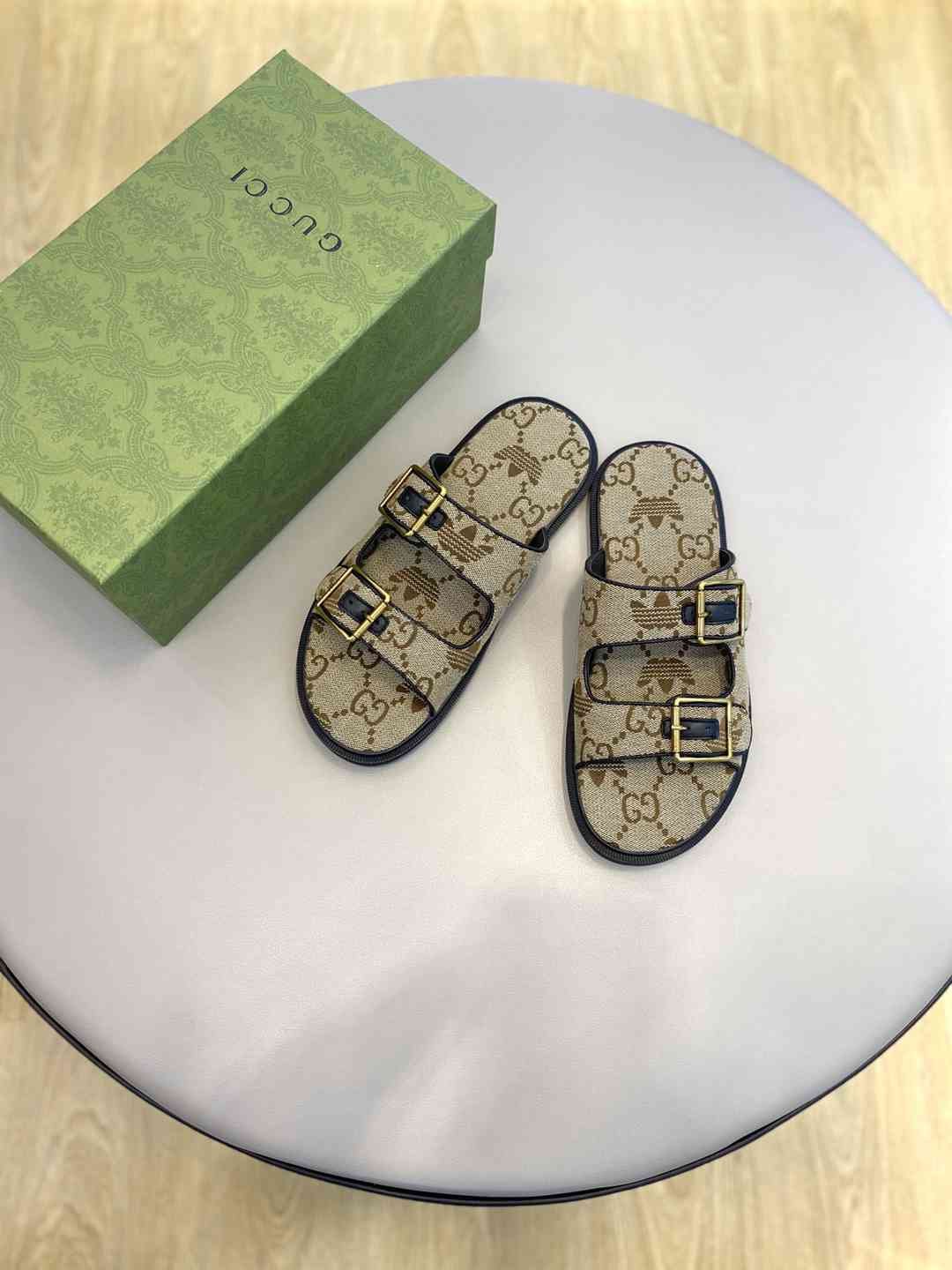 Men’s Sandals & Slides Men’s GUCC Slides Colorway 17 1628190-17