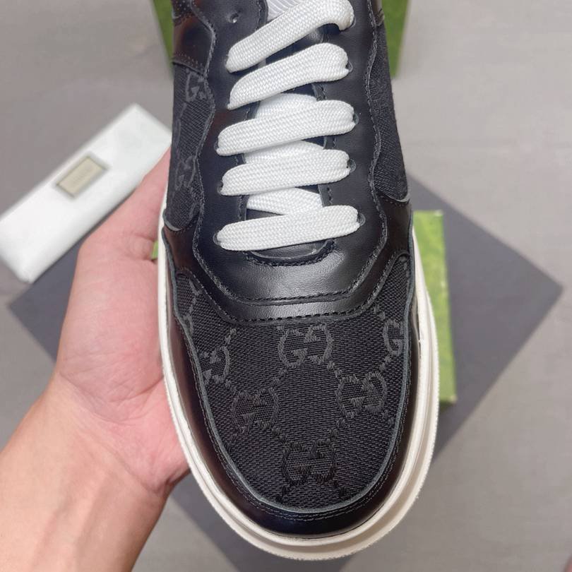 Gucci Men’s Genuine leather finish Court Sneakers 1628230