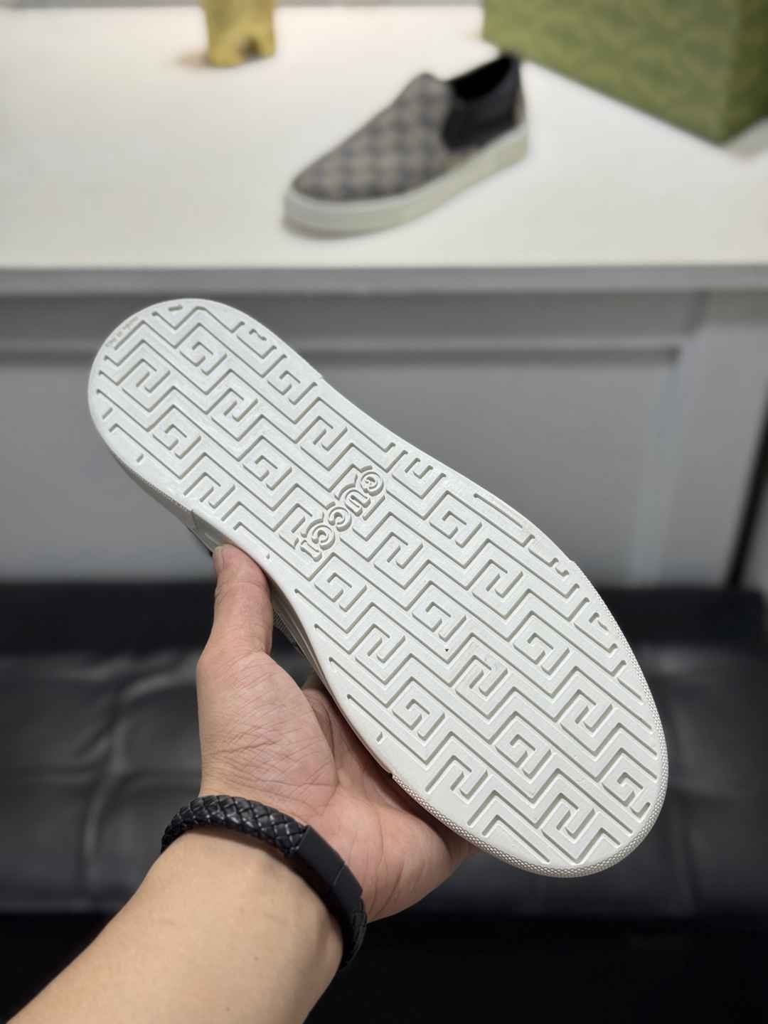 Gucci Men’s GUCC HX Sneakers Colorway 1 1720220-1
