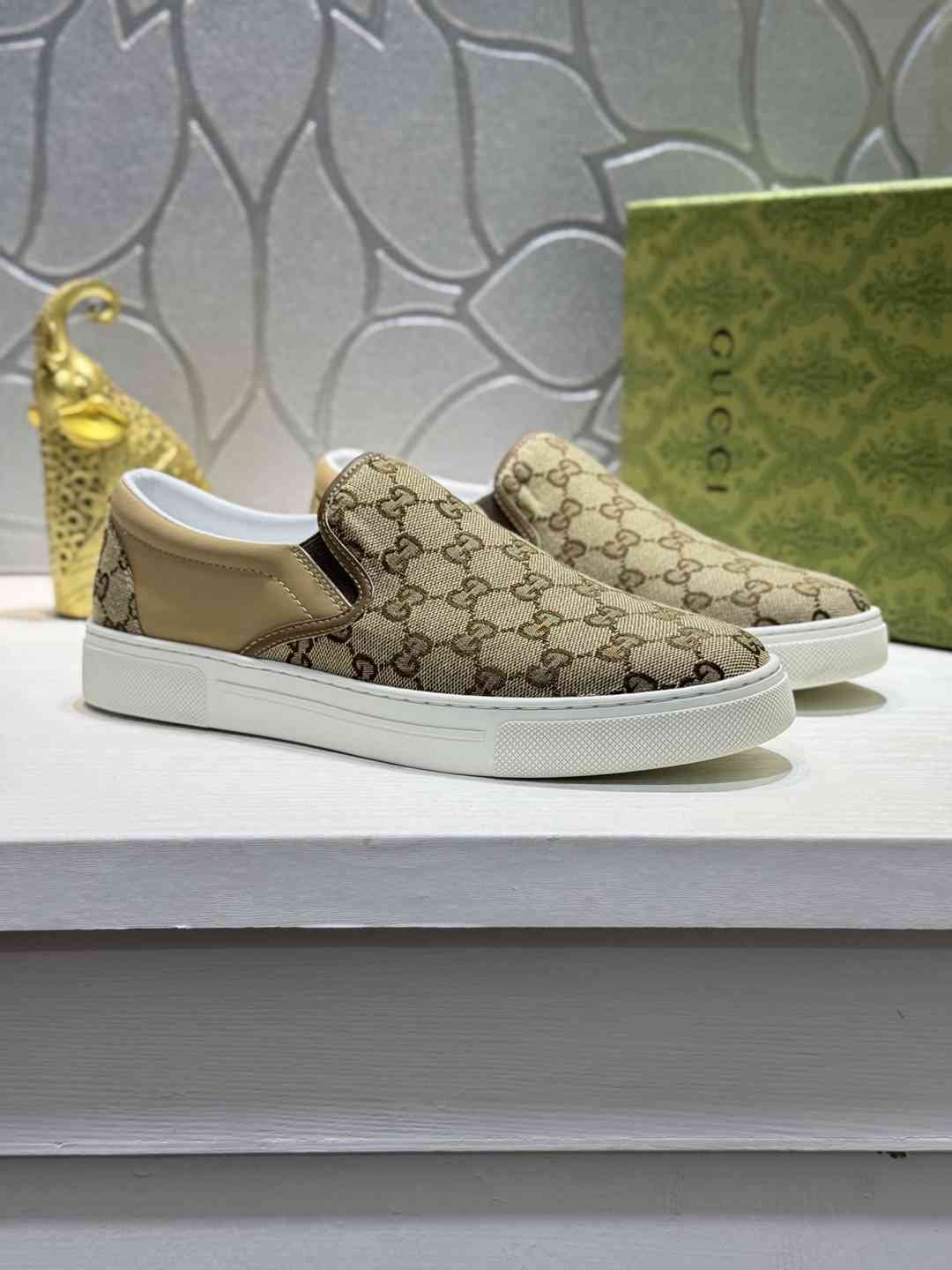 Gucci Men's GUCC HX Sneakers 1720220