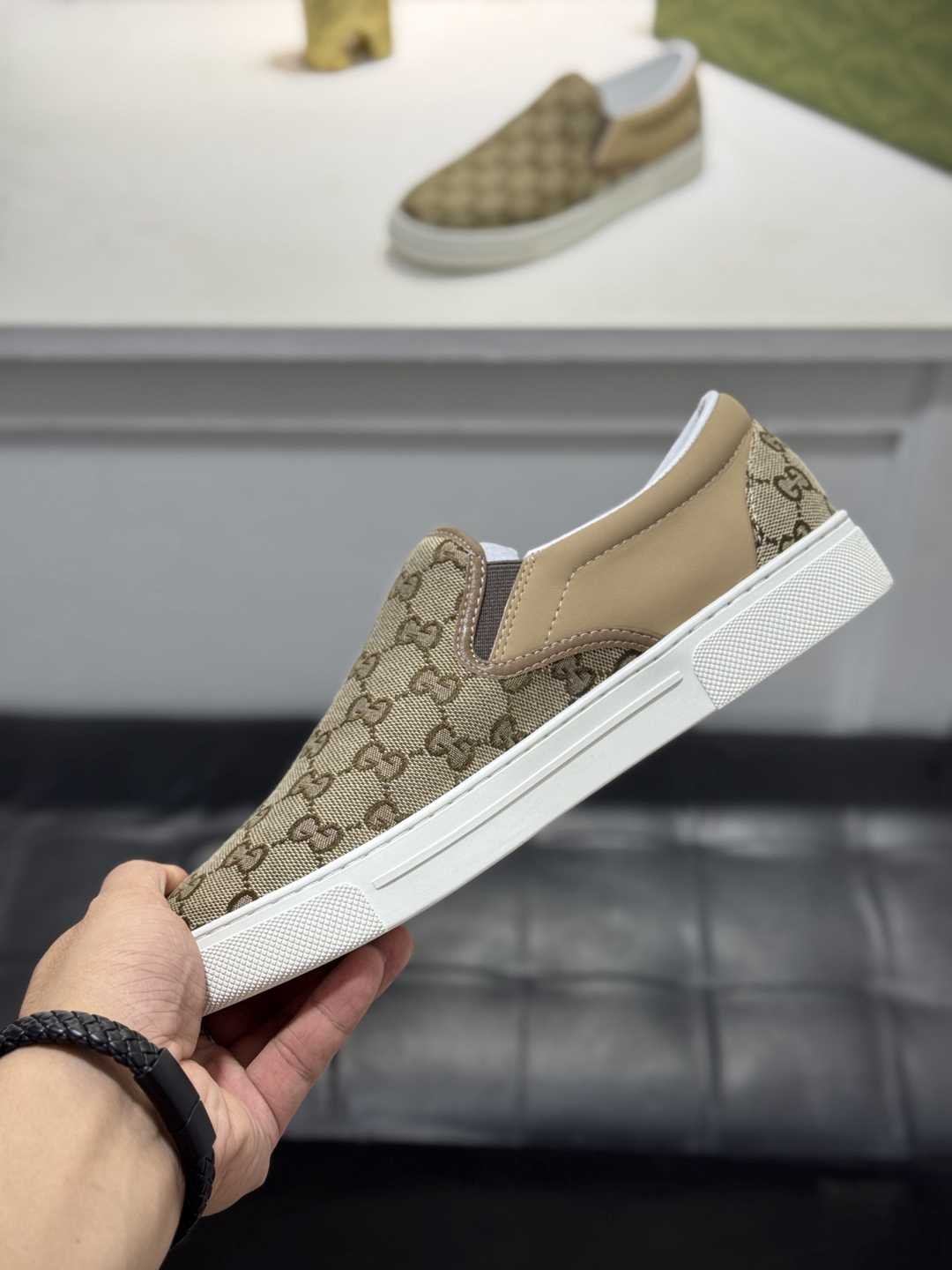 Gucci Men’s GUCC HX Sneakers 1720220