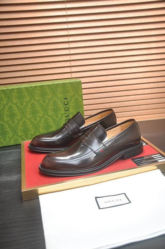 Gucci Men’s Leather Sneakers Colorway 7 1133270-7