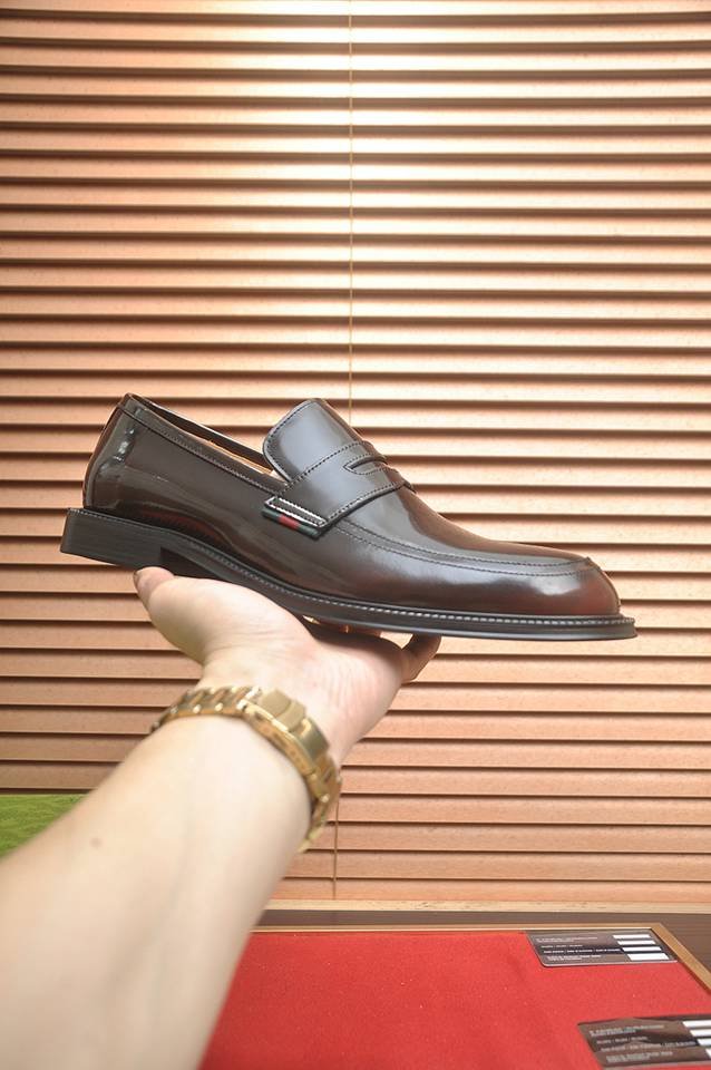 Gucci Men’s Leather Sneakers Colorway 7 1133270-7