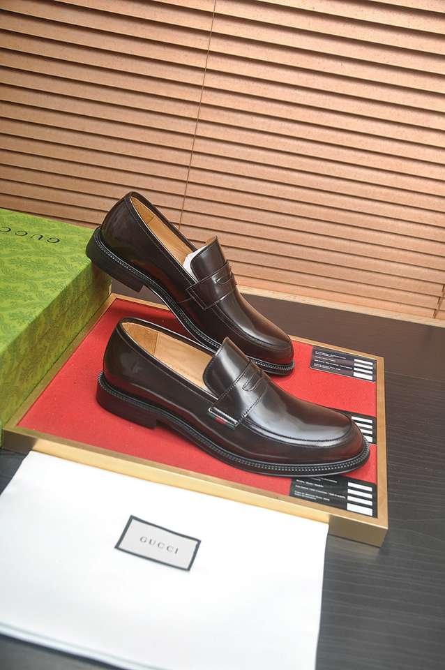 Gucci Men’s Leather Sneakers Colorway 7 1133270-7