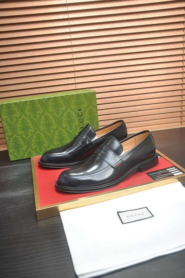 Gucci Men’s Leather Sneakers Colorway 6 1133270-6