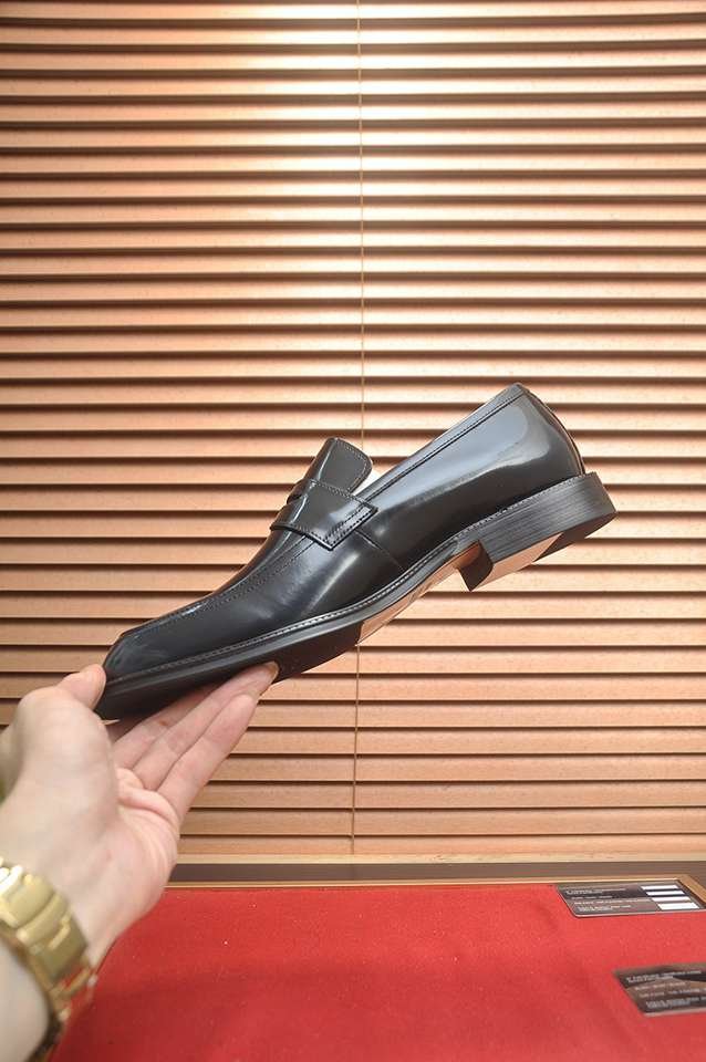 Gucci Men’s Leather Sneakers Colorway 6 1133270-6