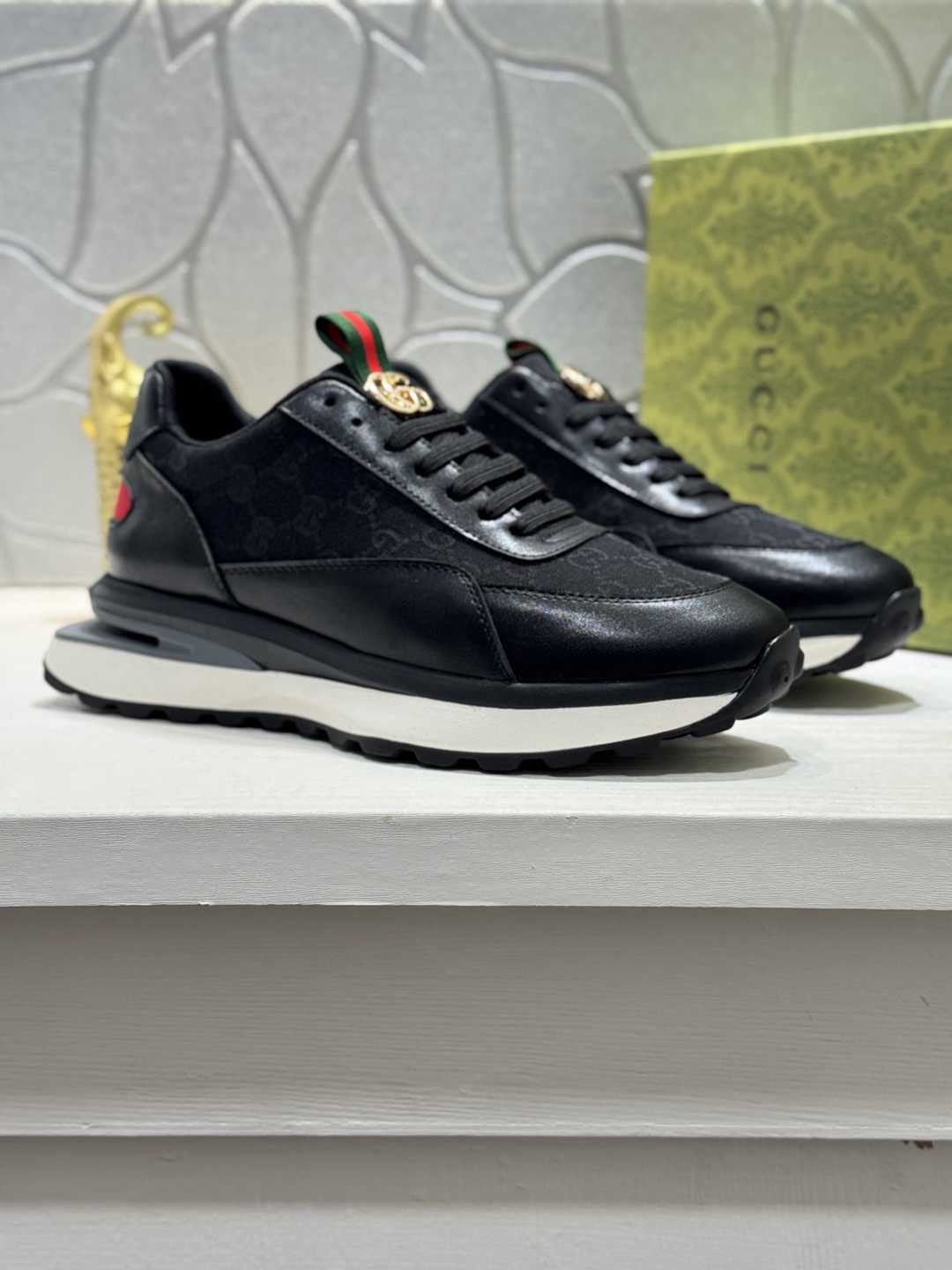 Gucci Men’s GUCC AY Sneakers Colorway 10 1720240-10
