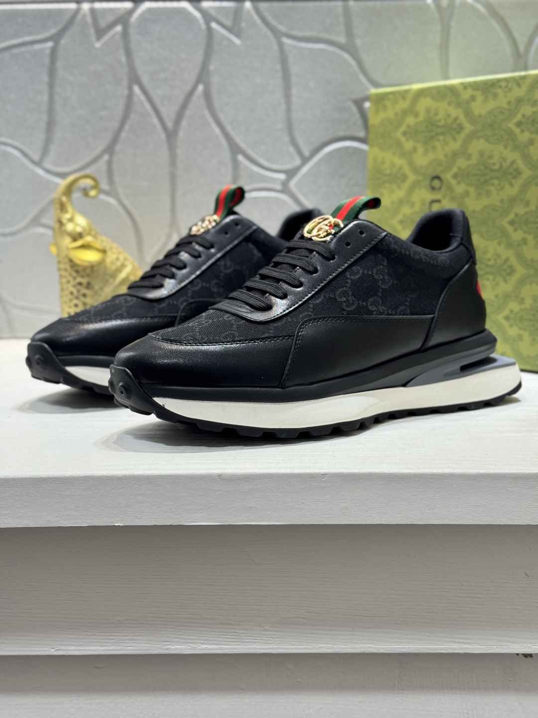 Gucci Men’s GUCC AY Sneakers Colorway 10 1720240-10