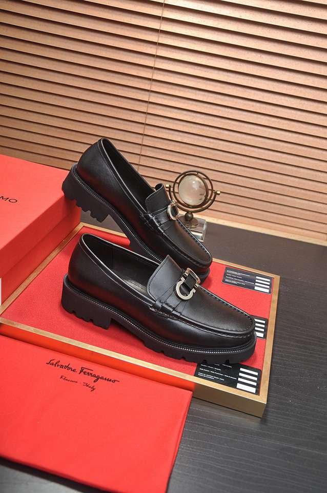 Ferragamo Leather Dress Shoes 1133320