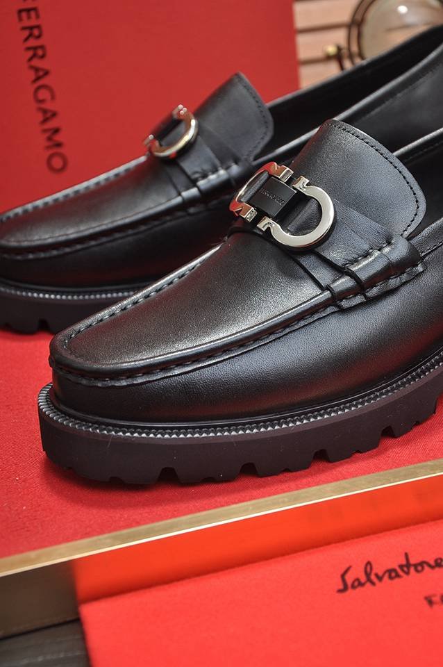 Ferragamo Leather Dress Shoes 1133320
