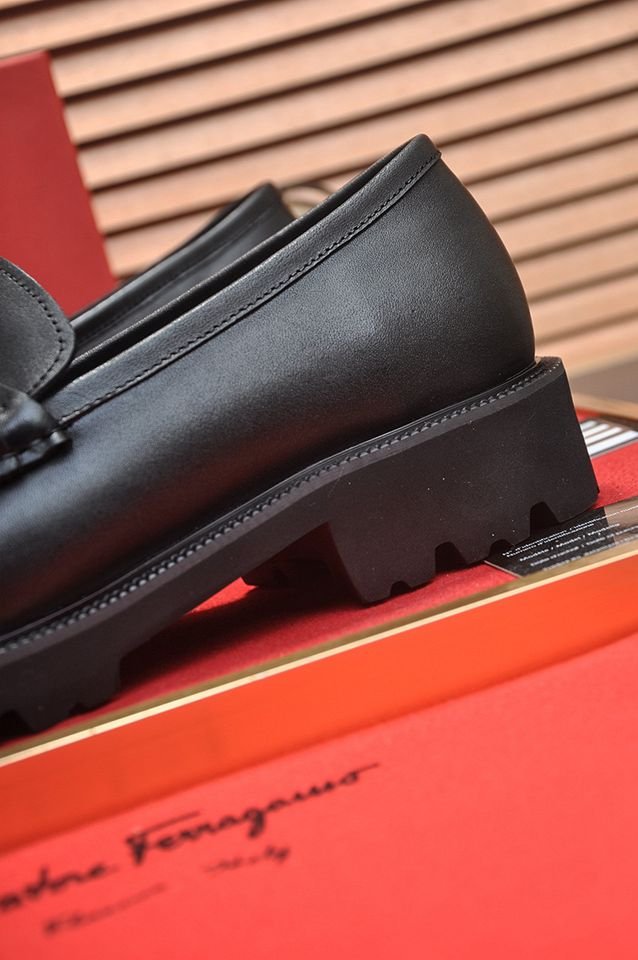 Ferragamo Leather Dress Shoes 1133320