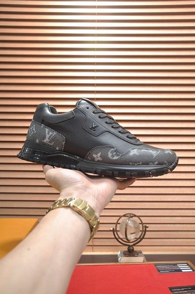 Louis Vuitton LOUIS VUITTON Sneakers Colorway 22 1133380-22