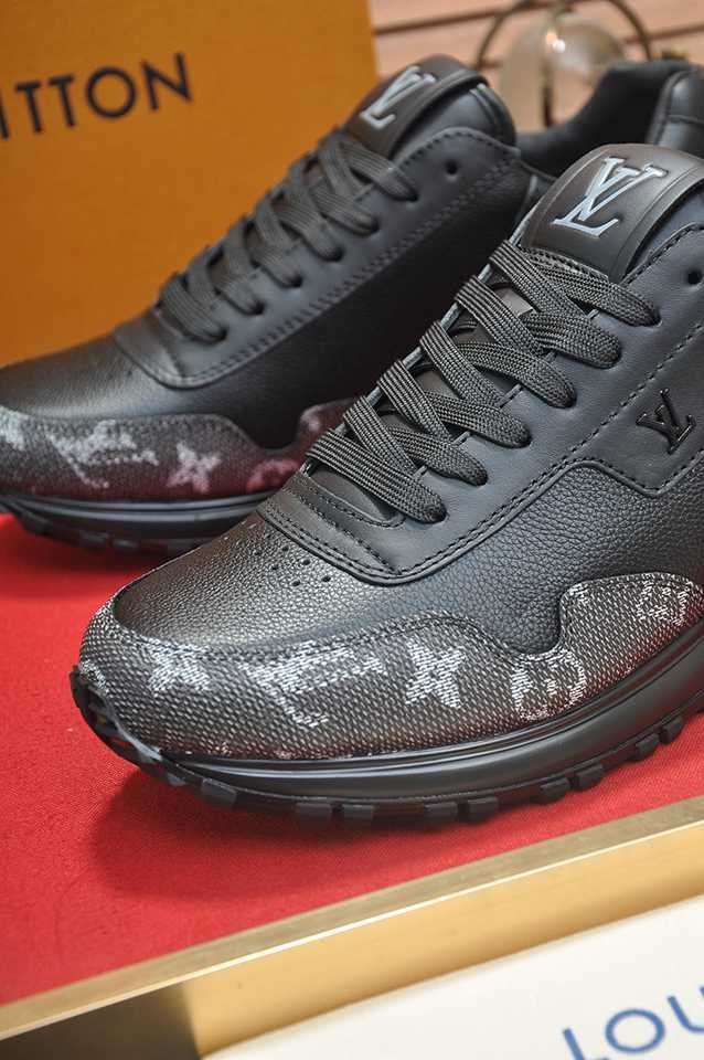 Louis Vuitton LOUIS VUITTON Sneakers Colorway 22 1133380-22