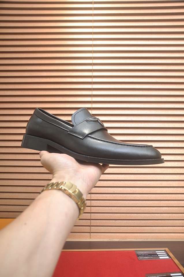 Louis Vuitton LV Sneakers Colorway 22 1133280-22