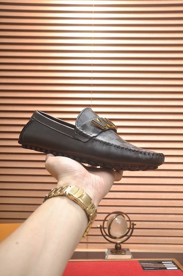 Louis Vuitton LV Sneakers 1133230