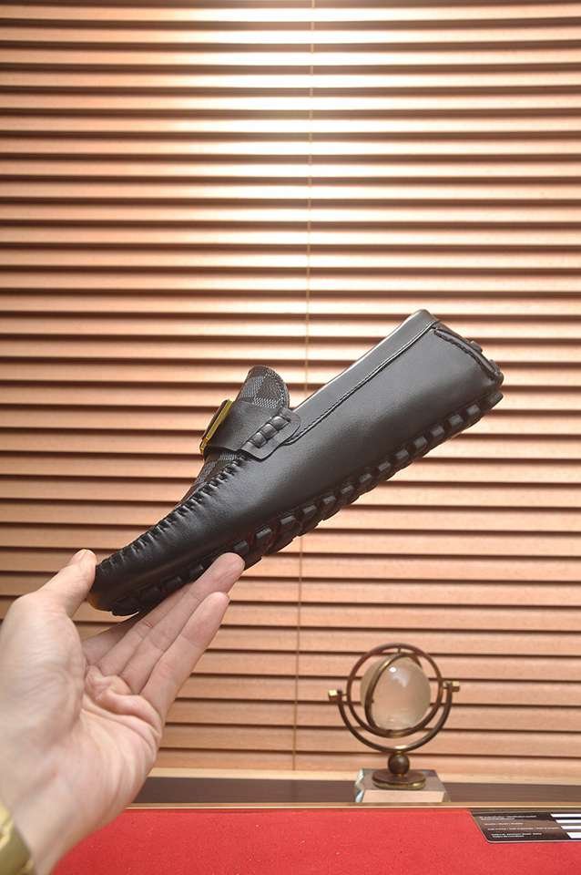 Louis Vuitton LV Sneakers 1133230
