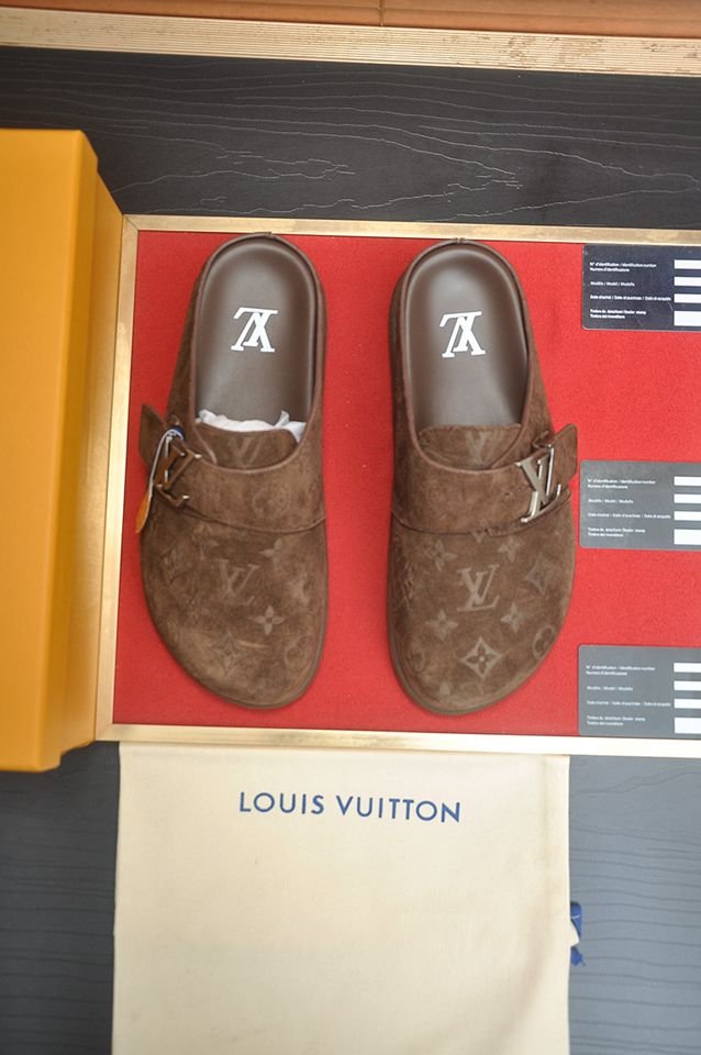 Louis Vuitton LOUIS VUITTON Sneakers Colorway 3 1133280-3