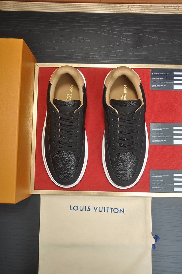 Louis Vuitton Men’s LV Monogram Court Sneakers 1133340