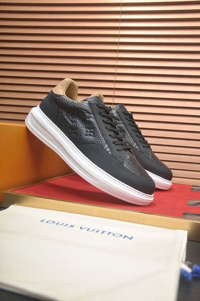 Louis Vuitton Men’s LV Monogram Court Sneakers 1133340