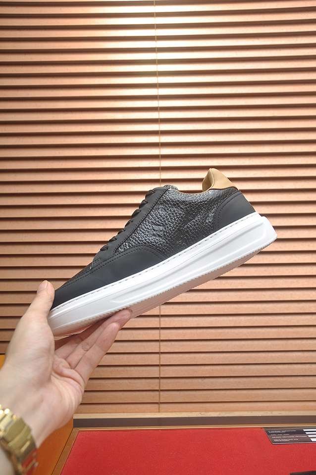 Louis Vuitton Men’s LV Monogram Court Sneakers 1133340