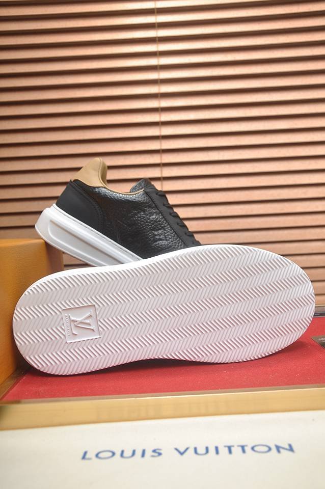 Louis Vuitton Men’s LV Monogram Court Sneakers 1133340