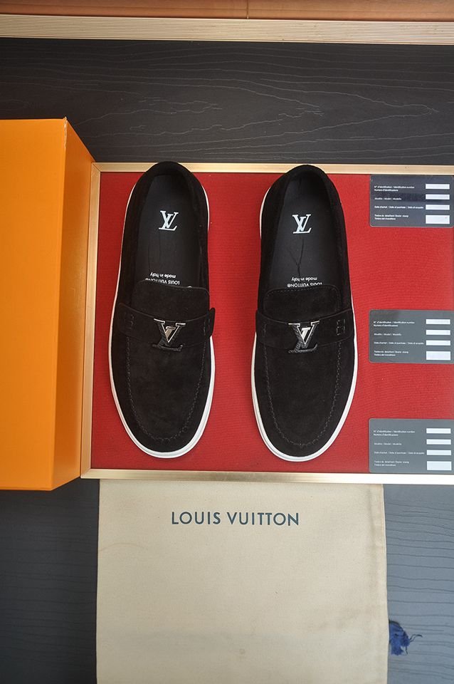 Louis Vuitton LV Sneakers Colorway 2 1133300-2