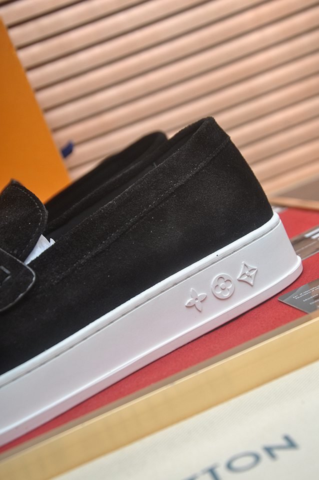 Louis Vuitton LV Sneakers Colorway 2 1133300-2