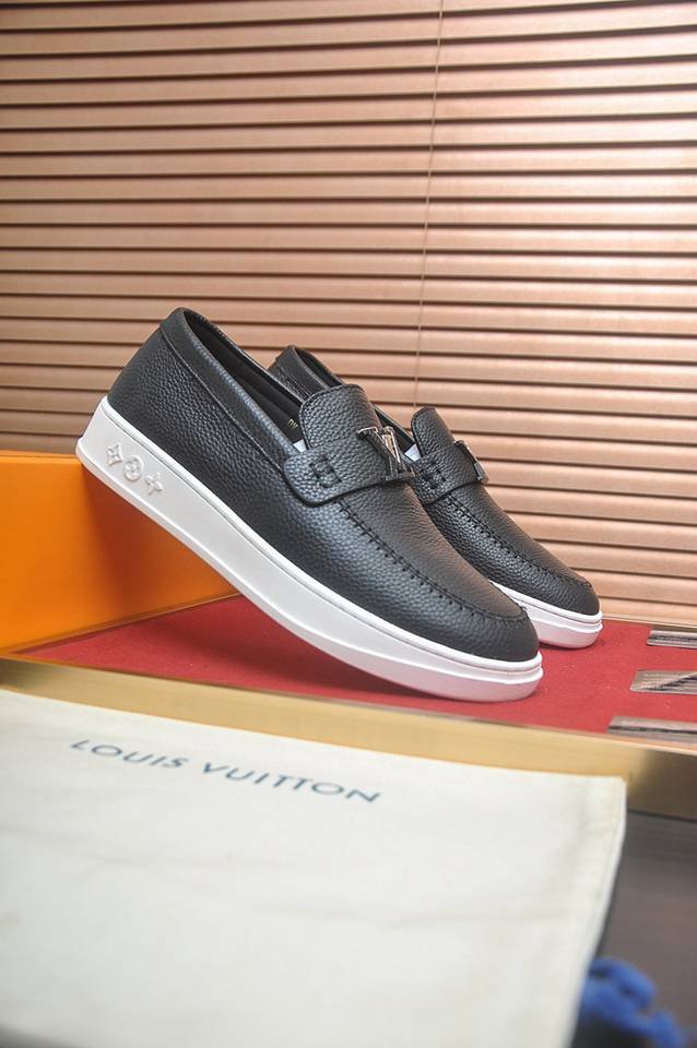 Louis Vuitton LV Sneakers 1133300