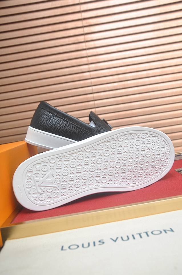 Louis Vuitton LV Sneakers 1133300