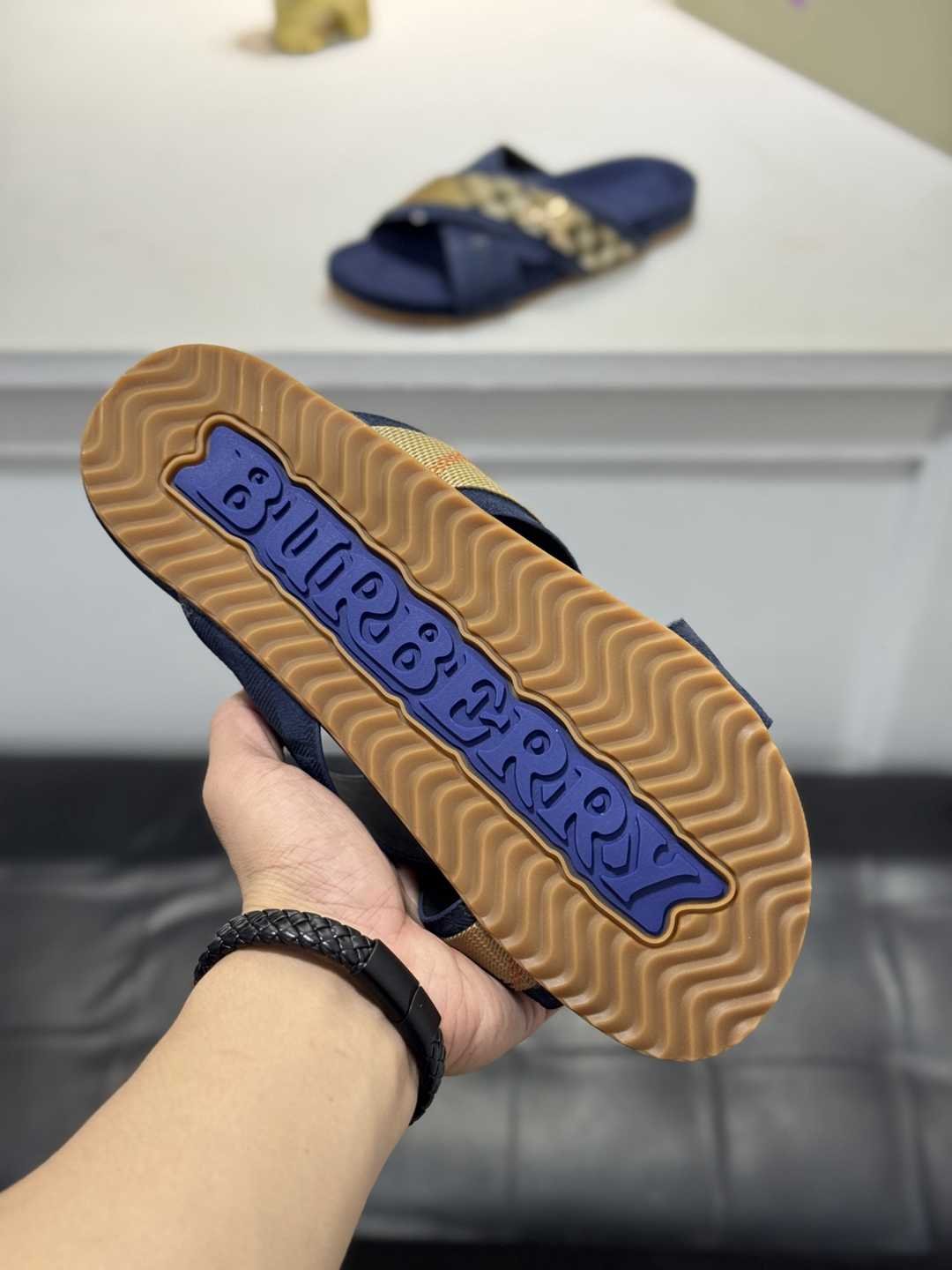 Burberry XM Slides Colorway 9 1720200-9