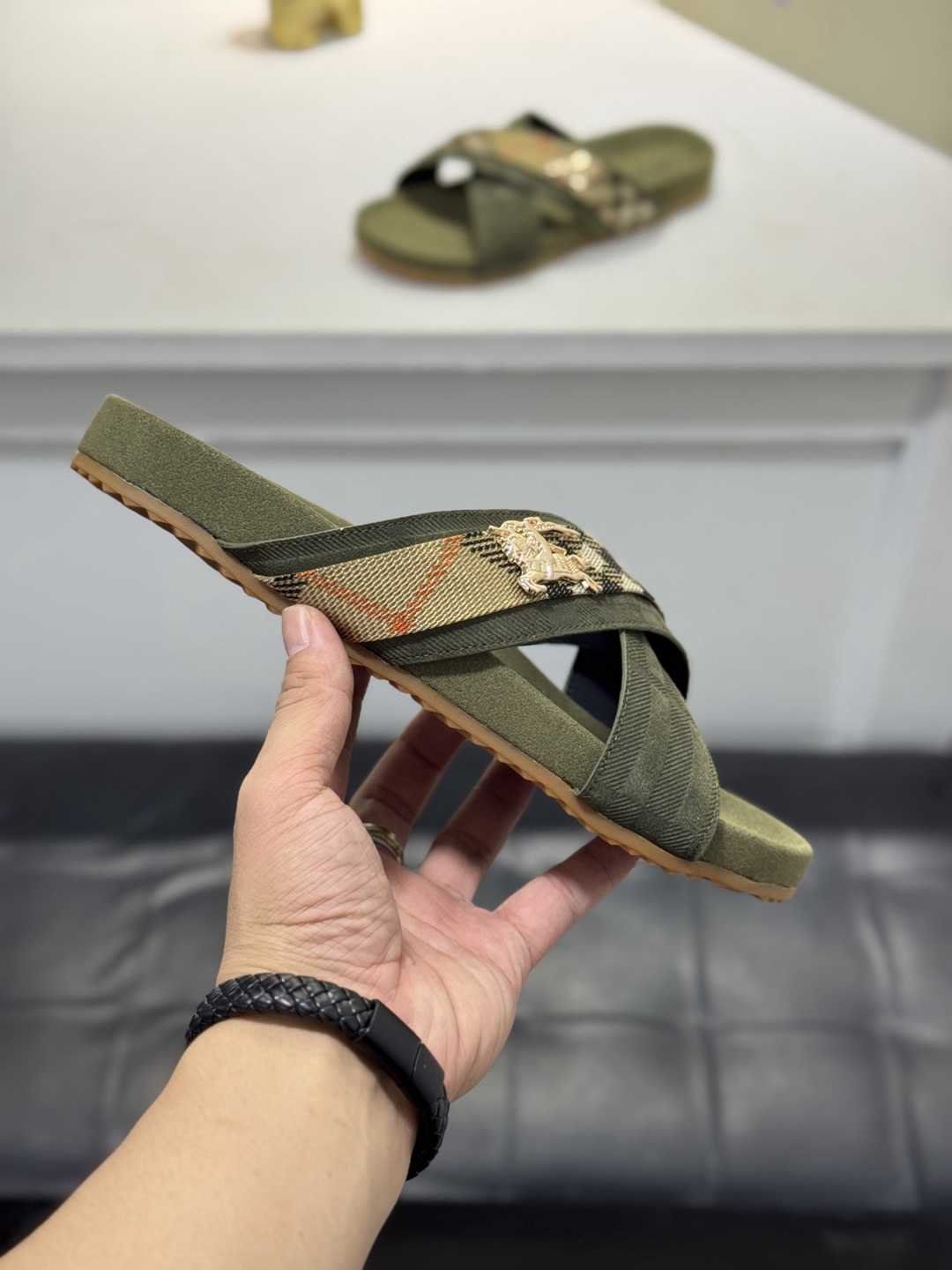 Burberry XM Slides Colorway 8 1720200-8