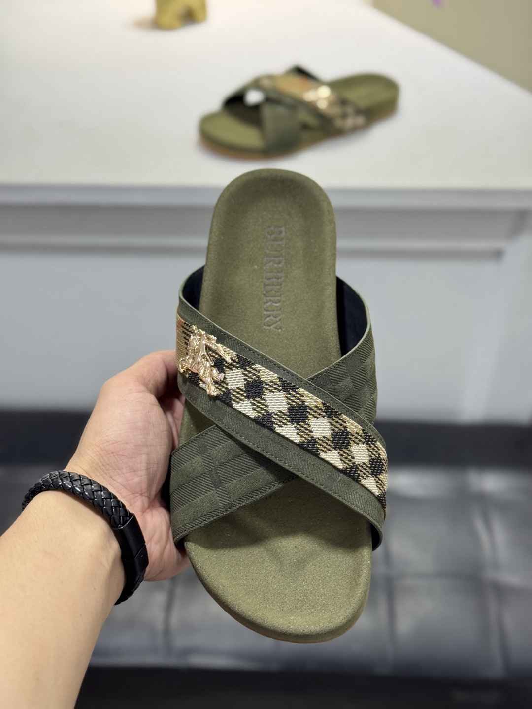 Burberry XM Slides Colorway 8 1720200-8