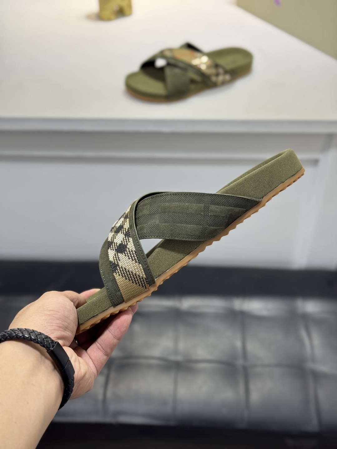 Burberry XM Slides Colorway 8 1720200-8