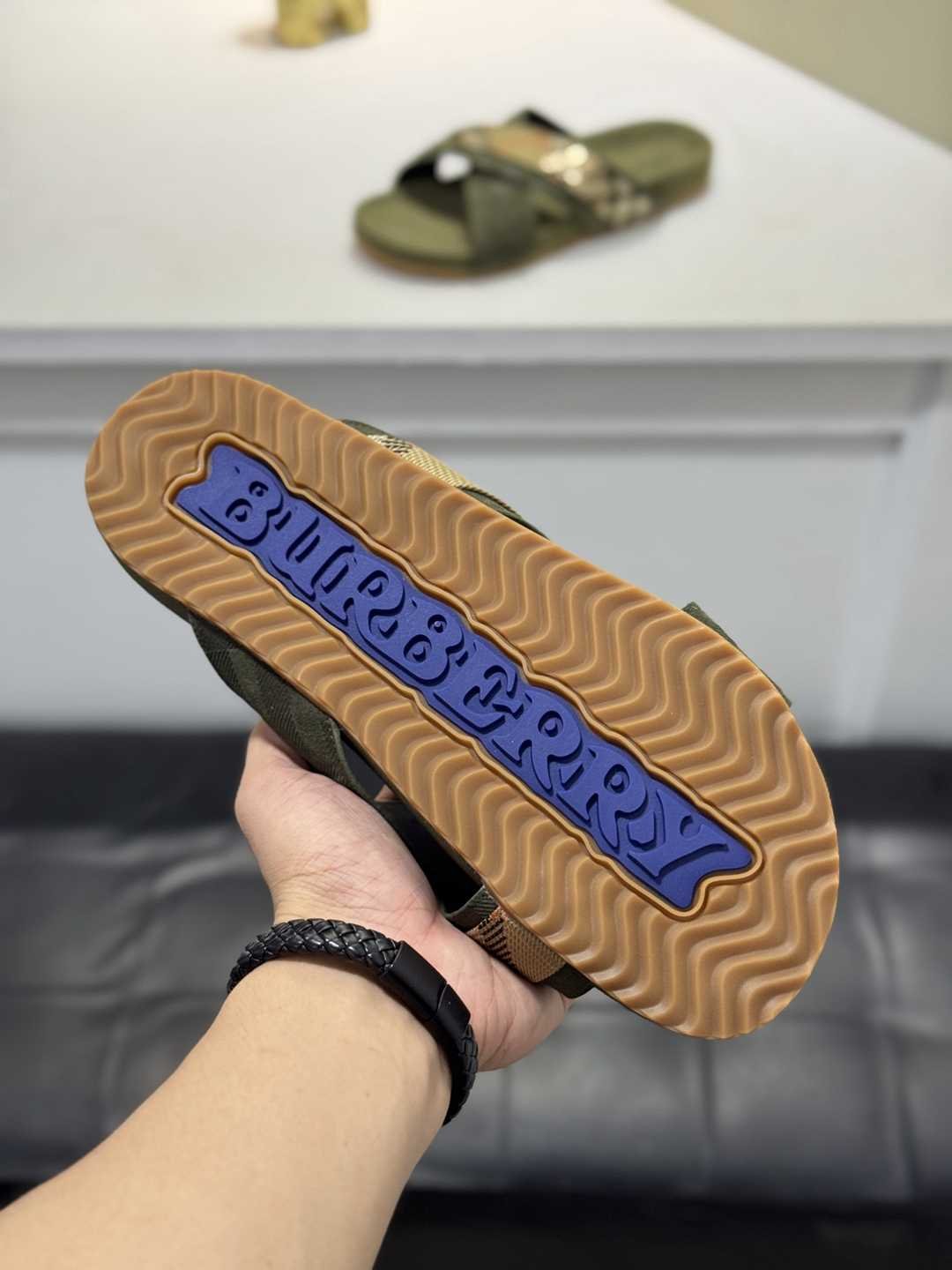 Burberry XM Slides Colorway 8 1720200-8