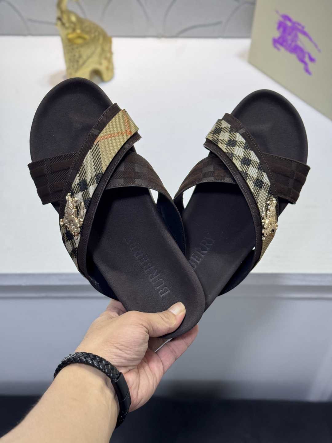 Burberry XM Slides Colorway 6 1720200-6