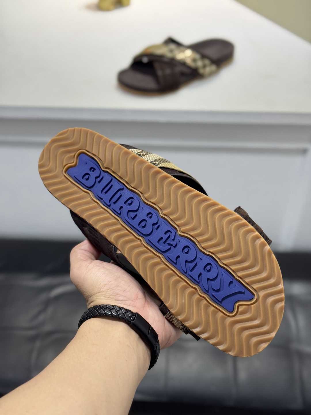 Burberry XM Slides Colorway 6 1720200-6