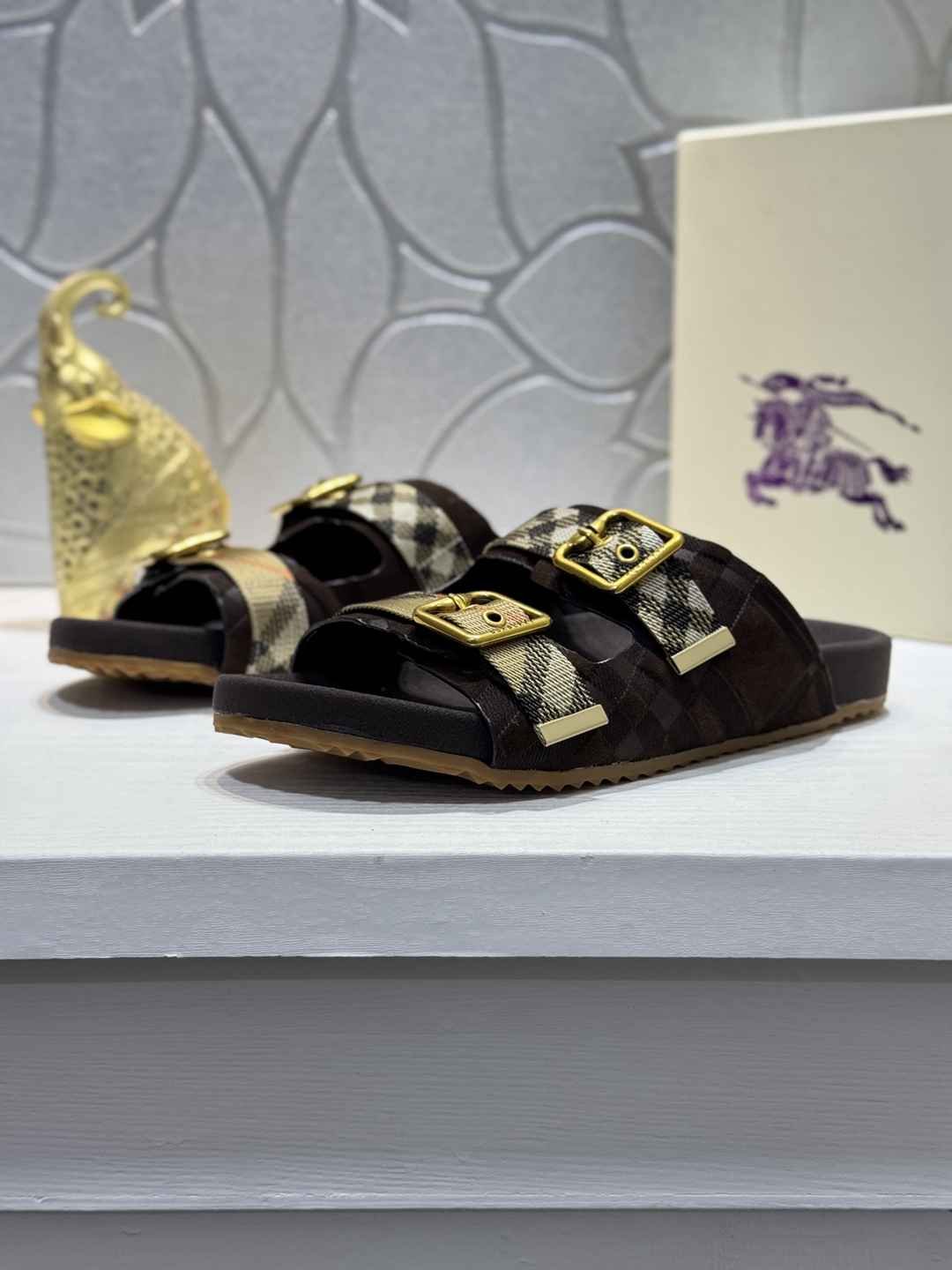 Burberry XM Slides Colorway 3 1720200-3
