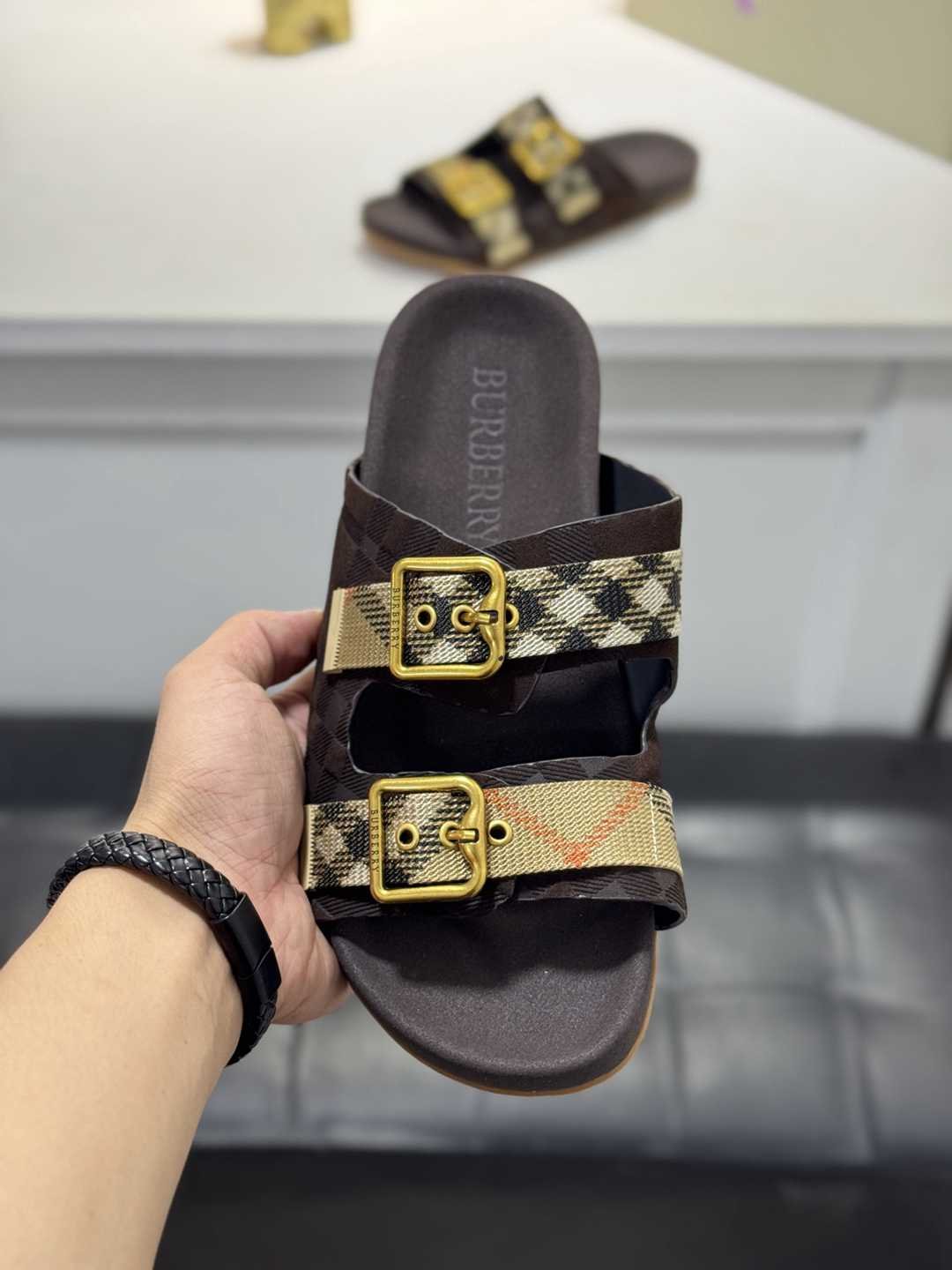 Burberry XM Slides Colorway 3 1720200-3