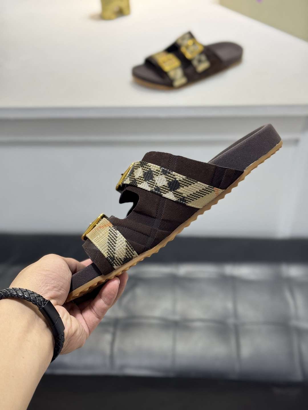 Burberry XM Slides Colorway 3 1720200-3