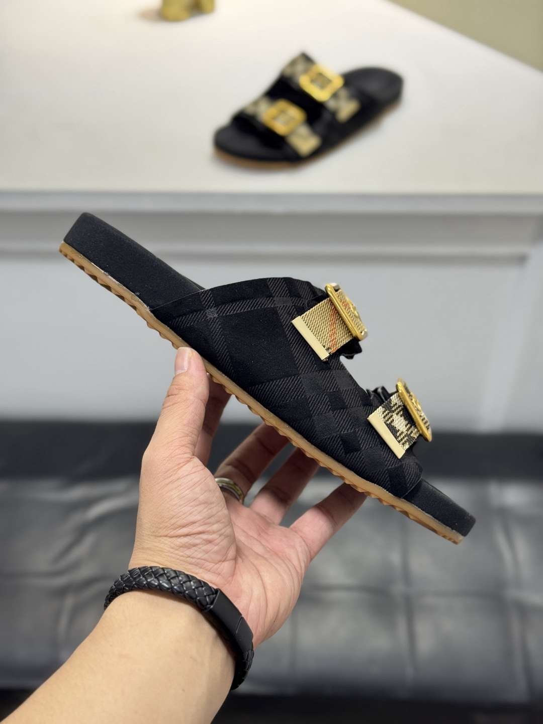 Burberry XM Slides Colorway 2 1720200-2