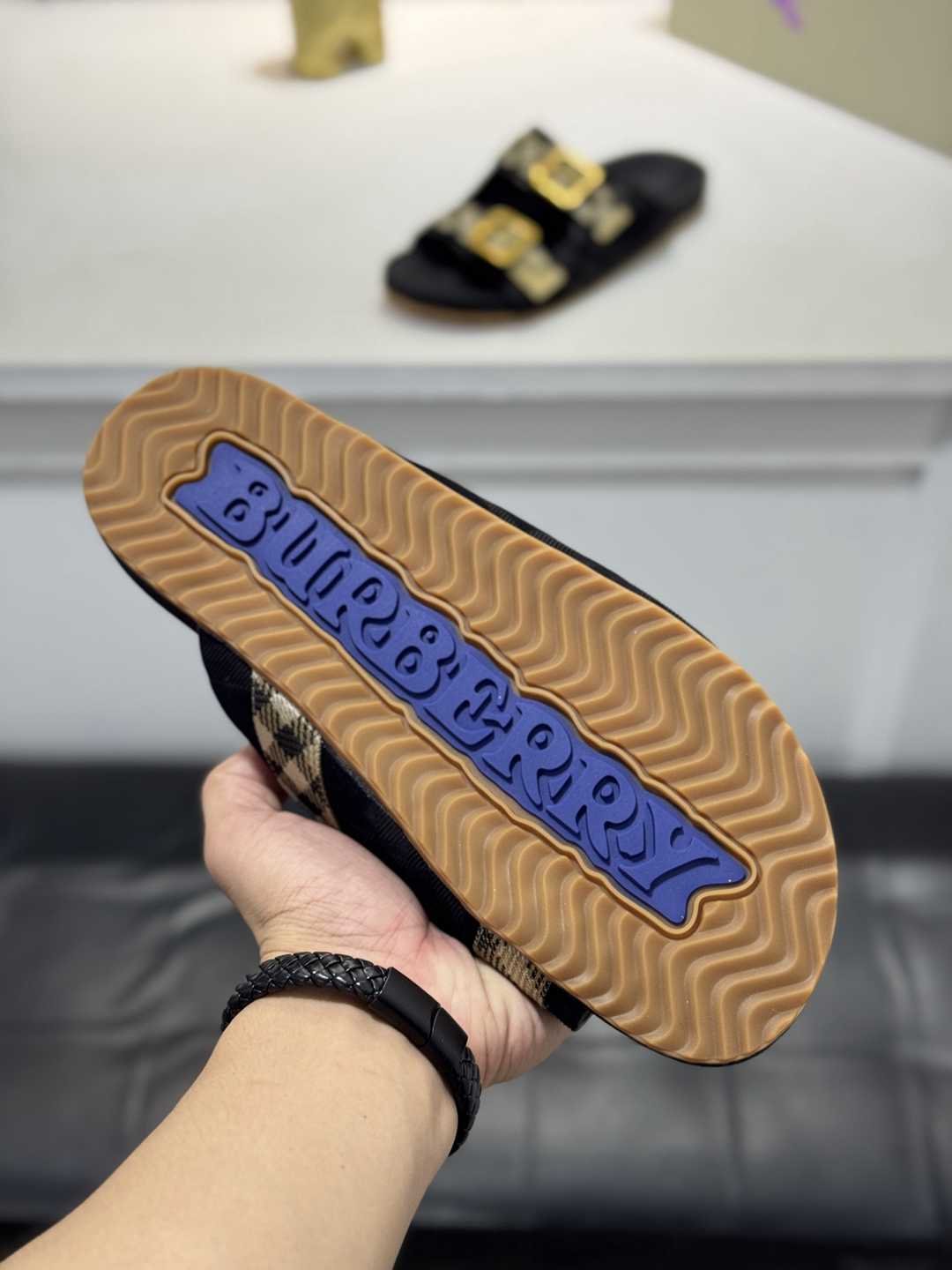 Burberry XM Slides Colorway 2 1720200-2