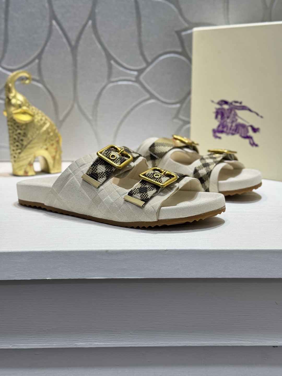Burberry XM Slides Colorway 1 1720200-1