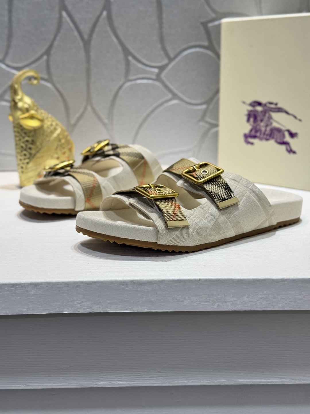 Burberry XM Slides Colorway 1 1720200-1