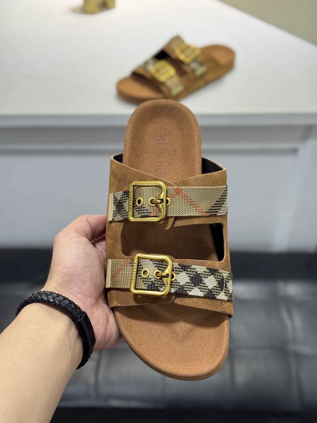 Burberry BURBERR XM Slides 1720200