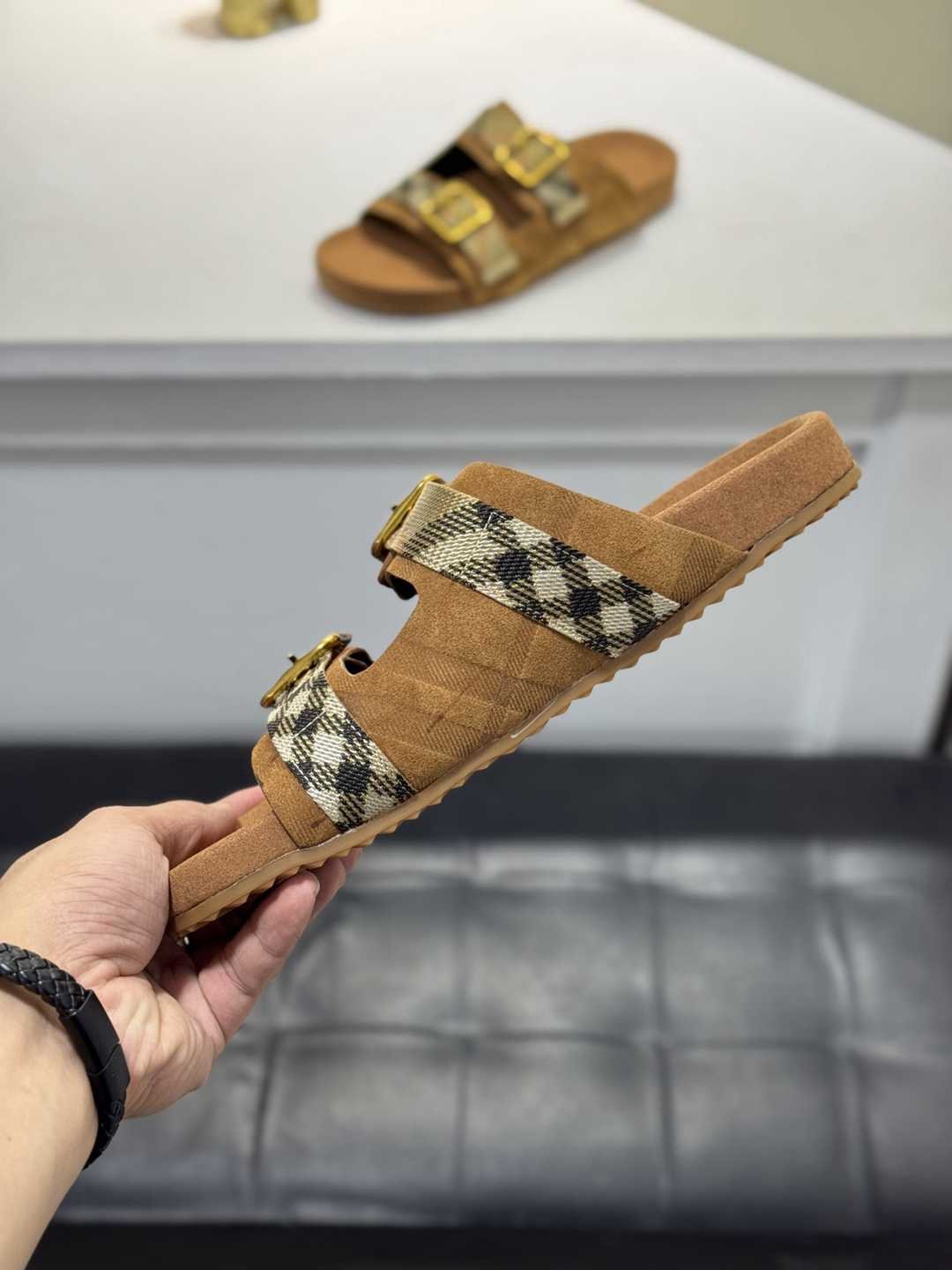 Burberry BURBERR XM Slides 1720200