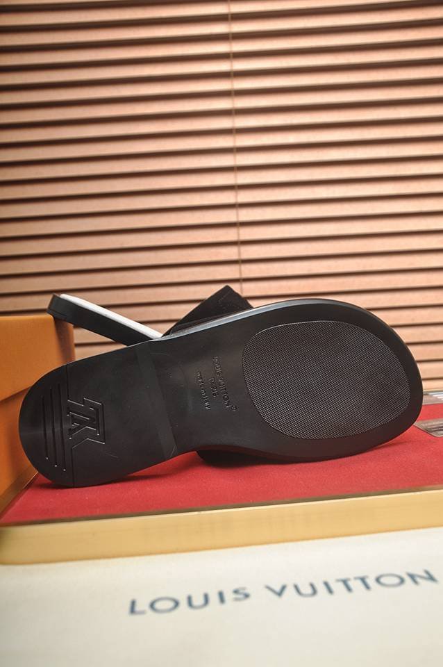Louis Vuitton Men’s LV Slides 1133150