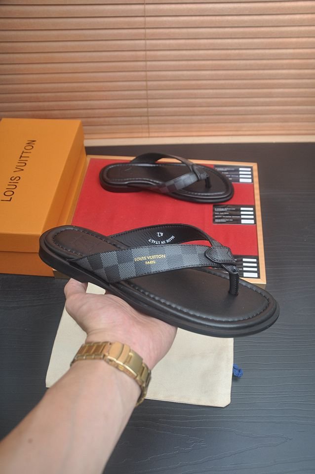 Louis Vuitton Men’s Lv Slides Colorway 4 1133160-4